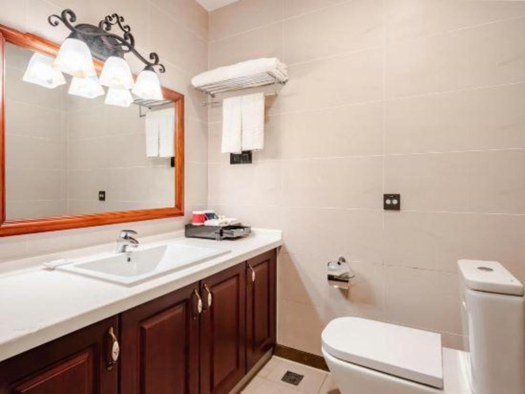 Hainan Yatai Hot Spring Hotel Haikou  Exterior photo